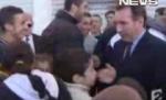Candidat francez la prezidenţiale, filmat în timp ce loveşte un copil (VIDEO)