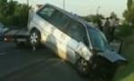 Un autoturism s-a ciocnit frontal cu un microbuz. O tânără a murit în urma accidentului