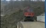100 de familii, izolate, în urma unor alunecări de teren în judeţul Prahova (VIDEO)