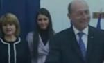 Traian Băsescu a votat la A.D. Xenopol, unde a fost aşteptat cu covorul roşu (VIDEO)