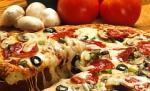Pizza napoletană, protejată de UE: Doar anumite ingrediente şi metode de gătit permit folosirea denumirii
