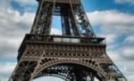 Bucată din turnul Eiffel, vândută cu 85.000 de euro 
