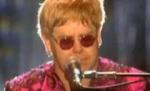 Elton John şi-a amânat concertul de la Bucureşti cu o săptămână
