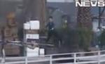 Tom Cruise, surprins de paparazzi în timp ce face cascadorii pentru noul său film (VIDEO)