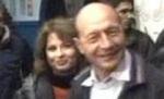 Băsescu, la patinoar: Şeful statului şi soţia sa au asistat la 