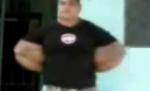 ŞOCANT: Şi-a injectat braţele până i-au explodat muşchii şi a murit (VIDEO)