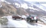 Mehedinţi. Un versant de 600 de tone de piatră s-a prăbuşit pe drumul naţional 57 (VIDEO)