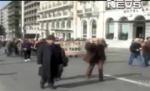 Proteste în Europa: După Grecia, Spania şi Portugalia. Românii au pierdut mii de euro de pe urma grevei de la Atena