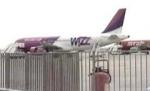 Un avion de pe ruta Timişoara - Barcelona nu a putut decola din cauza unor pasageri sârbi beţi