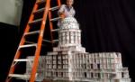 Cel mai mare castel din cărţi de joc, construit de un arhitect american