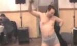 Un lider sindical face pe stripperul la o petrecere de 8 martie (VIDEO)