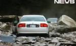 A intrat cu maşina într-un morman de bolovani, fără să-şi dea seama (VIDEO)