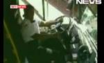 Houston. Autobuz, filmat în timp ce intră în coliziune cu un metrou uşor (VIDEO)