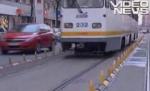 Stâlpii discordiei: Separatoarele montate pe Calea Moşilor îi nemulţumesc pe şoferi (VIDEO)