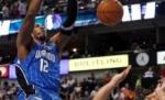Orlando învinge la Dallas Mavericks, cu puţină magie de la Dwight Howard