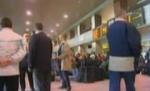 Autorităţile române, incapabile să dea soluţii serioase pentru străinii blocaţi în ţară (VIDEO)
