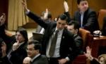 Taxe şi o altă locaţie pentru ministudiourile Tv de la Cameră: Deputaţii, nervoşi că se împiedică în cabluri
