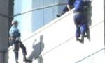 Un alpinist utilitar a murit după ce a căzut de la 20 de metri înălţime (VIDEO)