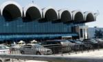 Incident pe Aeroportul Otopeni: Un pasager a fost rănit de o casetă publicitară care i-a căzut în cap