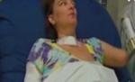 O femeie a rămas fără mâini şi picioare imediat după ce a născut (VIDEO)