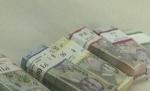 Românii îşi scot banii din bănci de frica impozitării dobânzilor. Băncile ar putea rămâne fără lichidităţi (VIDEO)
