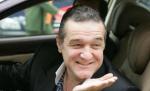 Gigi Becali insinuează că Hagi complotează cu MApN pentru a înfiinţa o nouă echipă în Ghencea