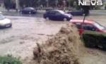 Cluj. O ploaie torenţială a inundat zeci de străzi şi a provocat avarierea a cinci maşini (VIDEO)