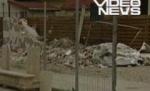 Dorel se întoarce: Muncitor bucureştean, prins sub construcţia pe care încerca să o dărâme (VIDEO)