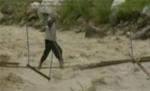 Inundaţiile fac ravagii în ţară. 250 de familii izolate în Suceava. Codul Portocaliu pentru Prut, valabil încă 24 de ore (VIDEO)