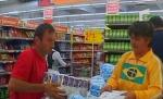 Românii s-au grăbit să-şi facă provizii. Vezi ce majorări de preţuri intră în vigoare joi (VIDEO)