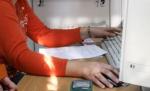 Funcţionară de bancă din Maramureş, acuzată că a golit conturile mai multor clienţi (VIDEO)