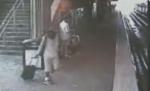 SUA. O femeie oarbă, căzută pe şine, a fost salvată înaintea sosirii metroului (VIDEO)