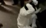 Bătaie cu pumni şi scaune în Parlamentul Indiei (VIDEO)