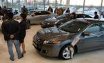 Credit sau leasing? Aceasta este întrebarea pentru românii care vor o maşină (VIDEO)