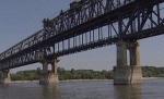Trei firme care sposorizează PDL au câştigat licitaţia pentru curăţarea canalelor Dunării 
