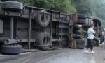 Trafic rutier întrerupt pe DN1A Braşov-Ploieşti, după ce un autotren s-a răsturnat