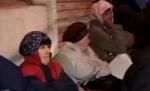 Constănţenii stau la coadă şi noaptea pentru ajutoarele de la Uniunea Europeană