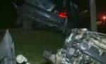 Dolj: Un tânăr şofer a lăsat în beznă o localitate întreagă, după ce a intrat cu maşina în doi stâlpi