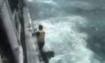 Japonia. Trei marinari, salvaţi chiar înainte ca vasul lor să se scufunde