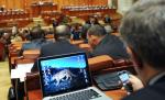 Deputaţii PDL, îndemnaţi cum să voteze în cazul Ridzi printr-un SMS semnat T. Băsescu