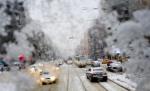 Ninsoarea dă peste cap traficul rutier în Capitală şi în mai multe judeţe. Vezi zonele afectate