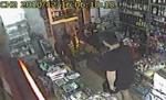 Constanţa. Hoţ umilit de proprietarul unui magazin, care l-a pus să se dezbrace