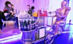 China. Personalul unui restaurant este format din roboţi
