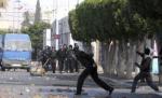 Violenţele continuă în Tunisia: 12 vânători suedezi, bătuţi cu cruzime de militari 