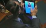 Parlamentar italian, surprins în timp ce căuta dame de companie pe internet