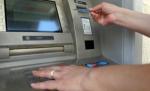 Şase români, închişi după ce au clonat cardul soţului preşedintelui Irlandei