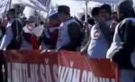 Sute de oameni au protestat în faţa primăriei Babadag faţă de hotărârea Ministerului Sănătăţii de desfiinţare a spitalului