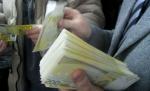 Nou episod din mafia vămilor: Şeful de la Siret spune că din banii luaţi plătea personalul auxiliar