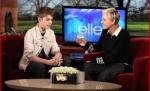 O şuviţă din părul lui Justin Bieber a fost scoasă la licitaţie de Ellen DeGeneres