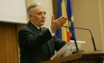 Isărescu îndeamnă investitorii din Golf să se orienteze către infrastructura, agricultura şi turismul românesc